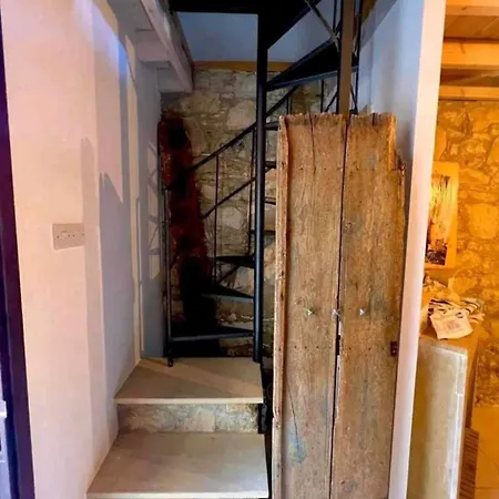 Maisonette Lofou